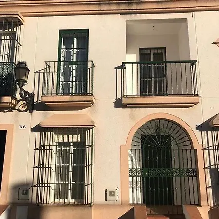 Chipiona/casa Adosada/centrico+playa/5plazas/garaje/ Holiday home *