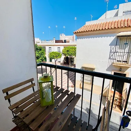 Chipiona/casa Adosada/centrico+playa/5plazas/garaje/ Holiday home
